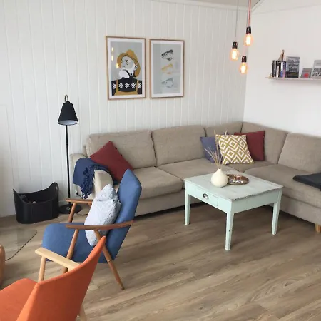 Holiday home Hjellebua Stamsund