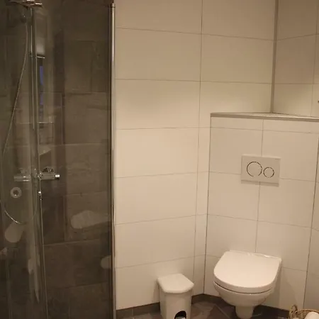 Hjellebua Feriehus *